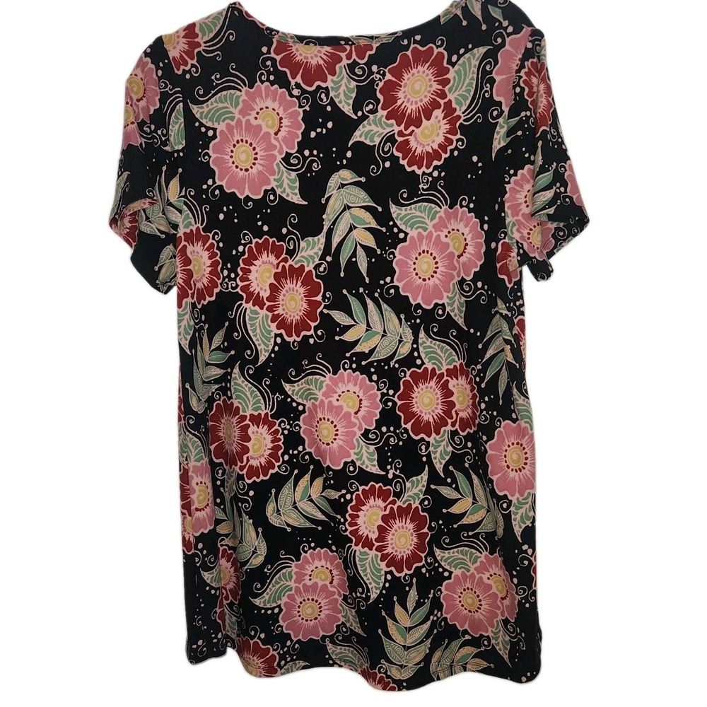 LuLaRoe Classic T Shirt Womens Floral Scoop Neck Short Sleeve
MEDIUM